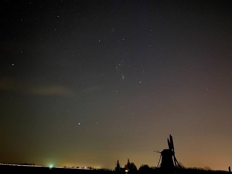 How to Take Pictures of Stars with iPhone